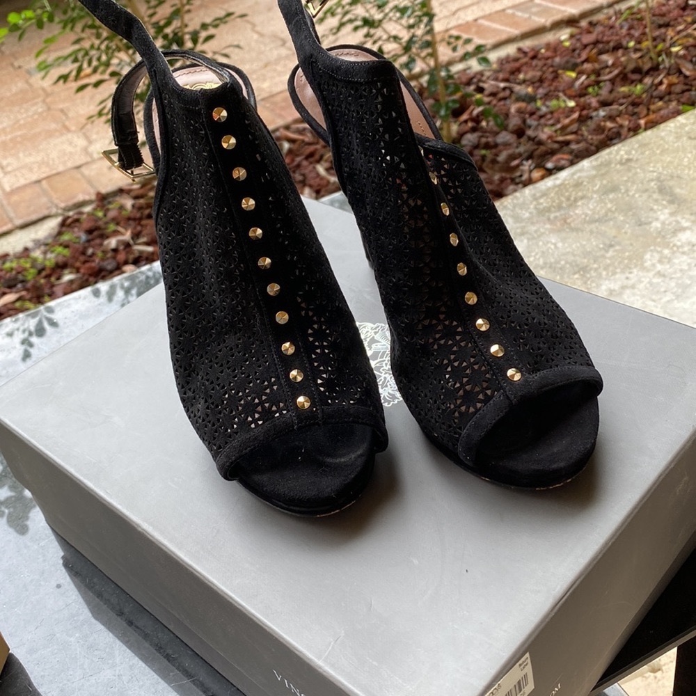 VINCE CAMUTO 3 1/2 inch heels NEW